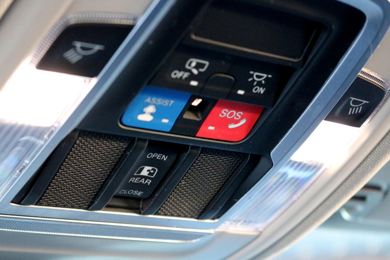 RAM 1500 Laramie Crew Cab SWB 4WD 2022