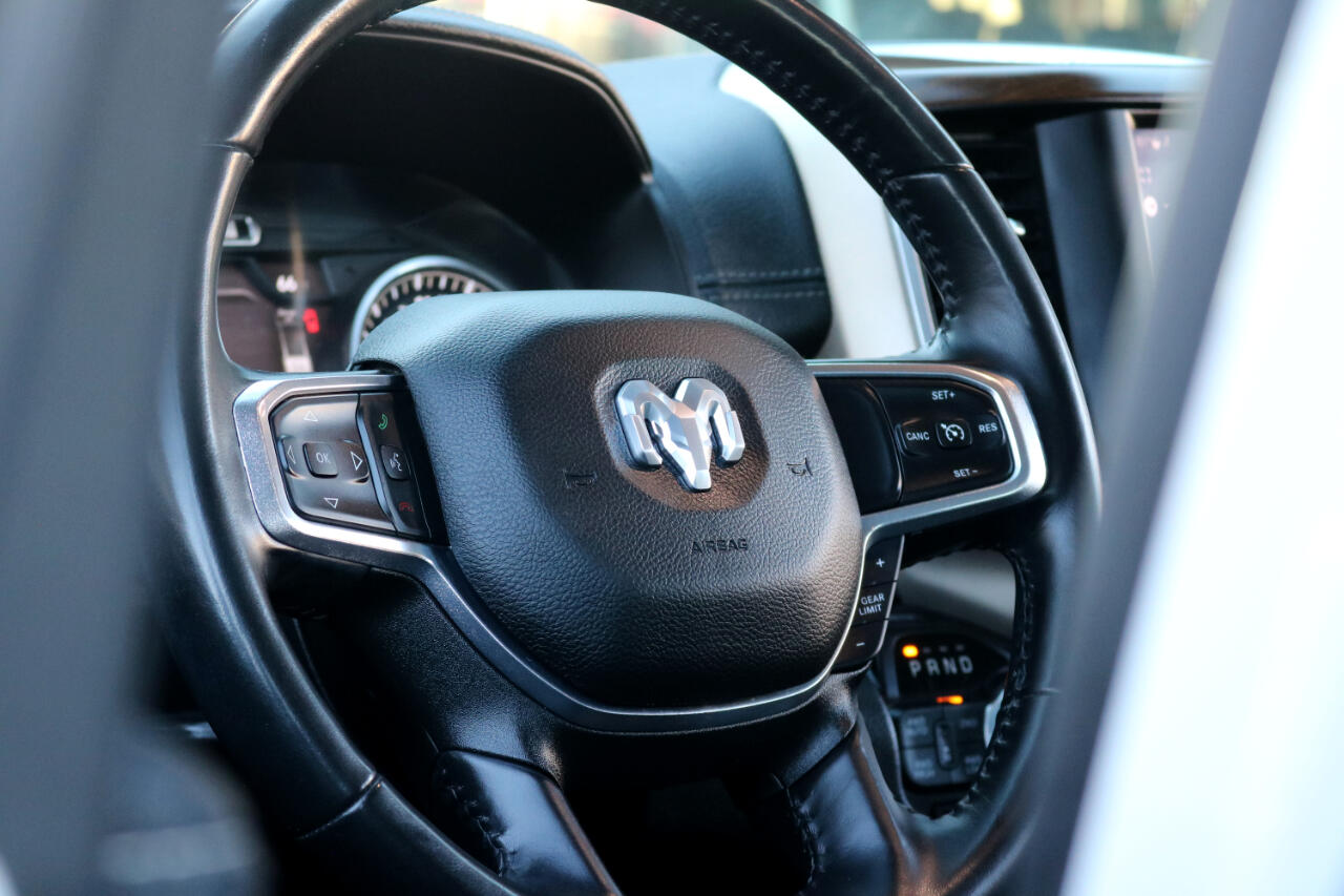 RAM 1500 Laramie Crew Cab SWB 4WD 2022