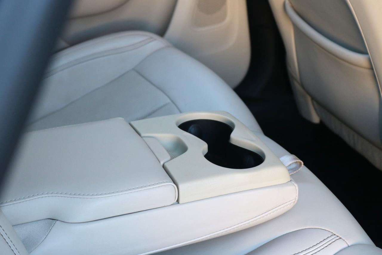 Chrysler 200 C 4D Sedan 2015