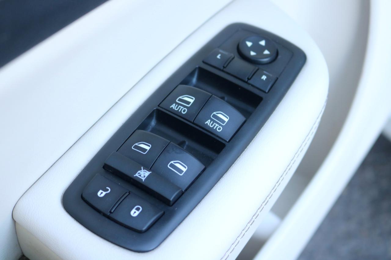 Chrysler 200 C 4D Sedan 2015