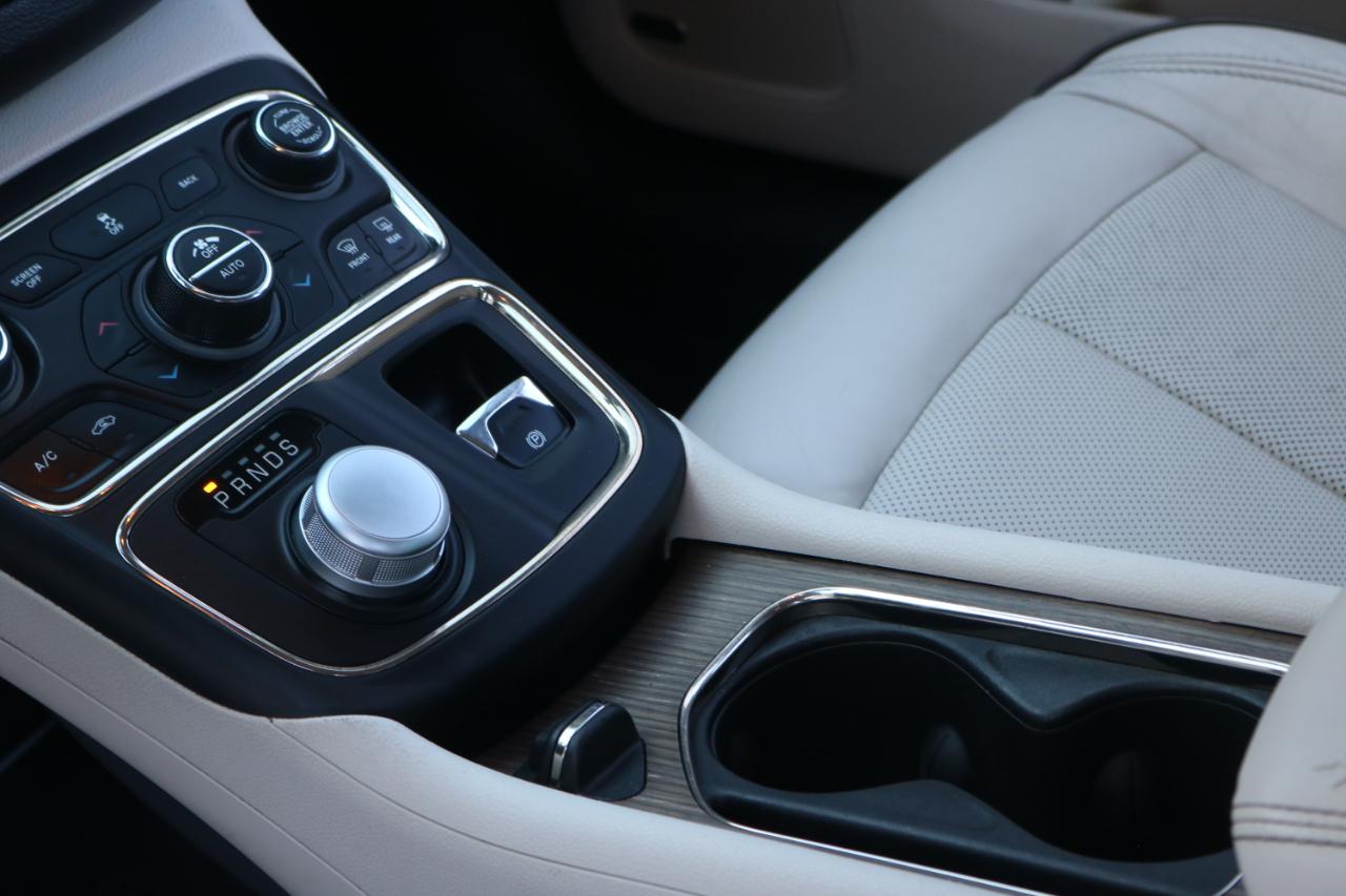 Chrysler 200 C 4D Sedan 2015