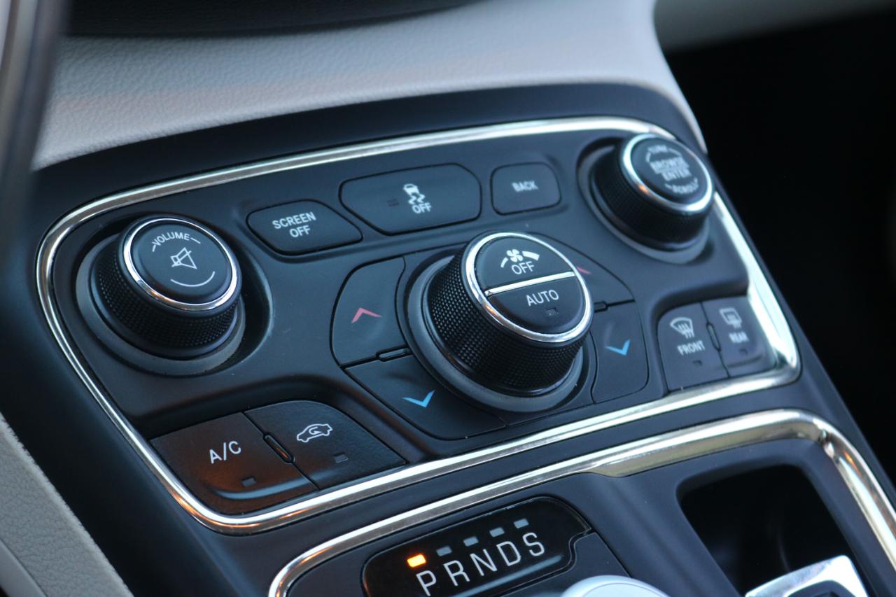 Chrysler 200 C 4D Sedan 2015