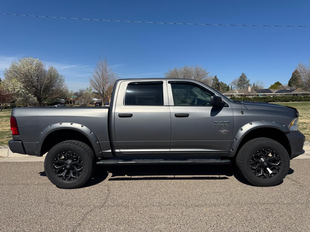 RAM 1500 Tradesman Crew Cab SWB 4WD 2018