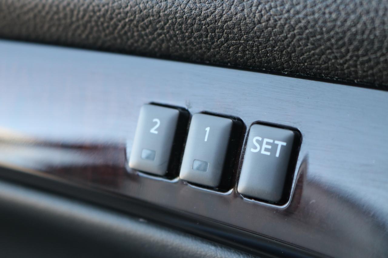 Infiniti G37X With Navigation  2012