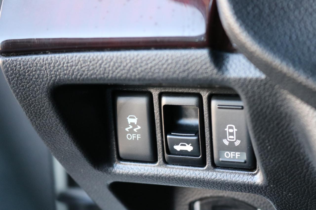 Infiniti G37X With Navigation  2012