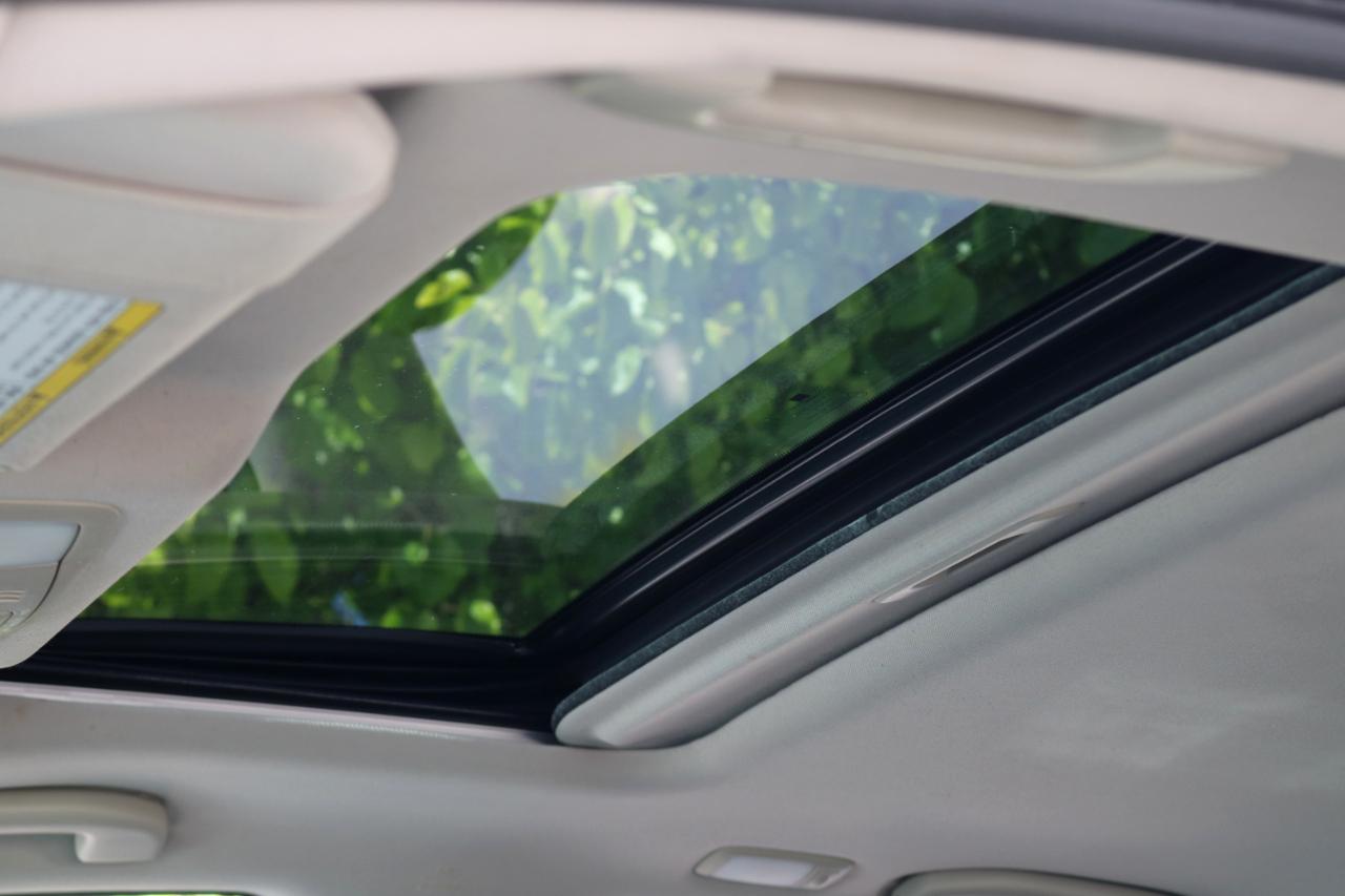 Infiniti G37X With Navigation  2012