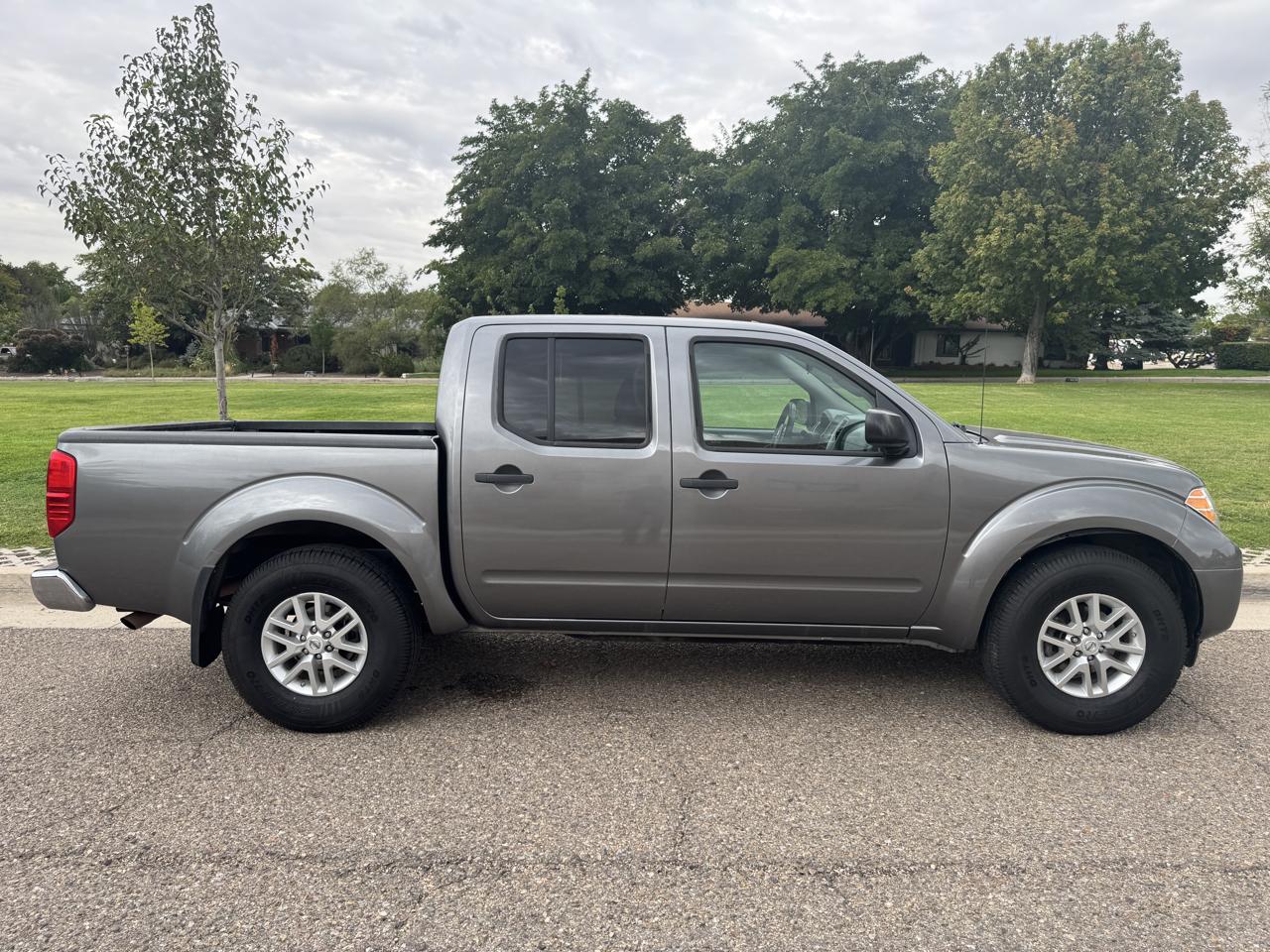 Nissan Frontier SV Crew Cab 4WD 2017