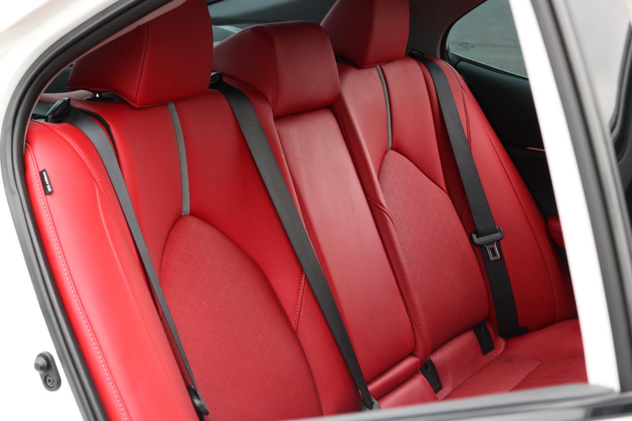 Toyota Camry photo 16