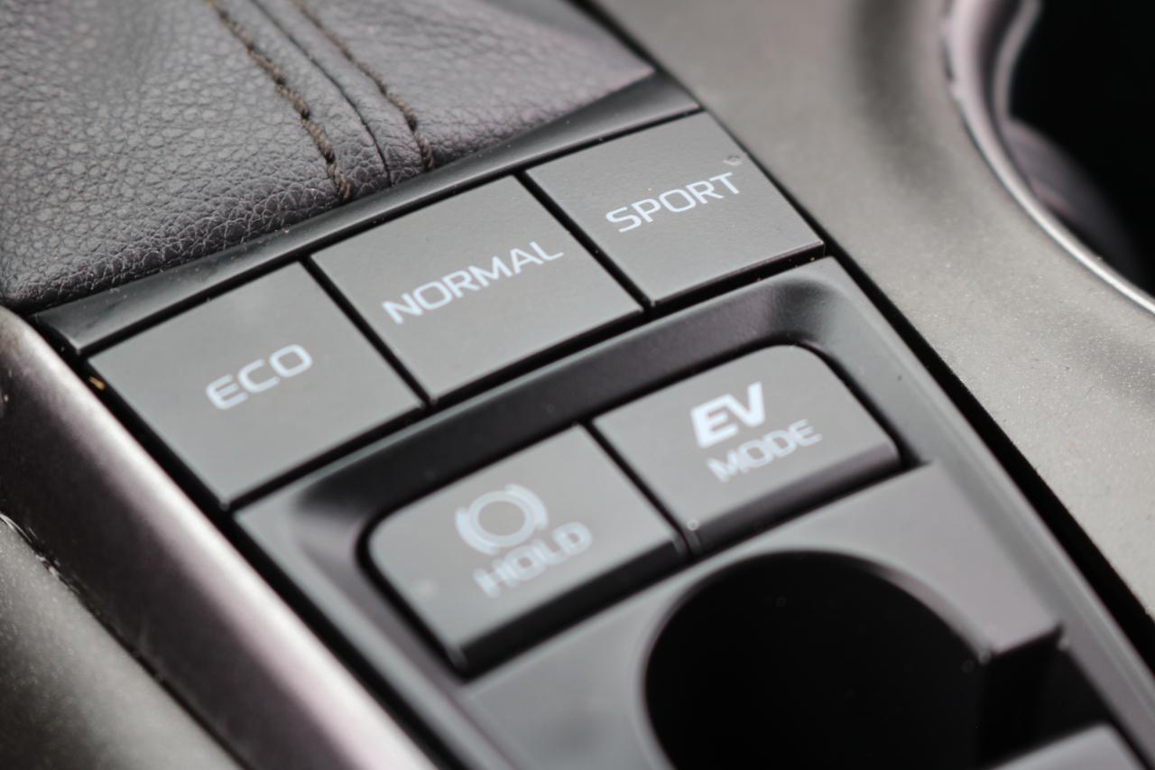 Toyota Camry photo 25
