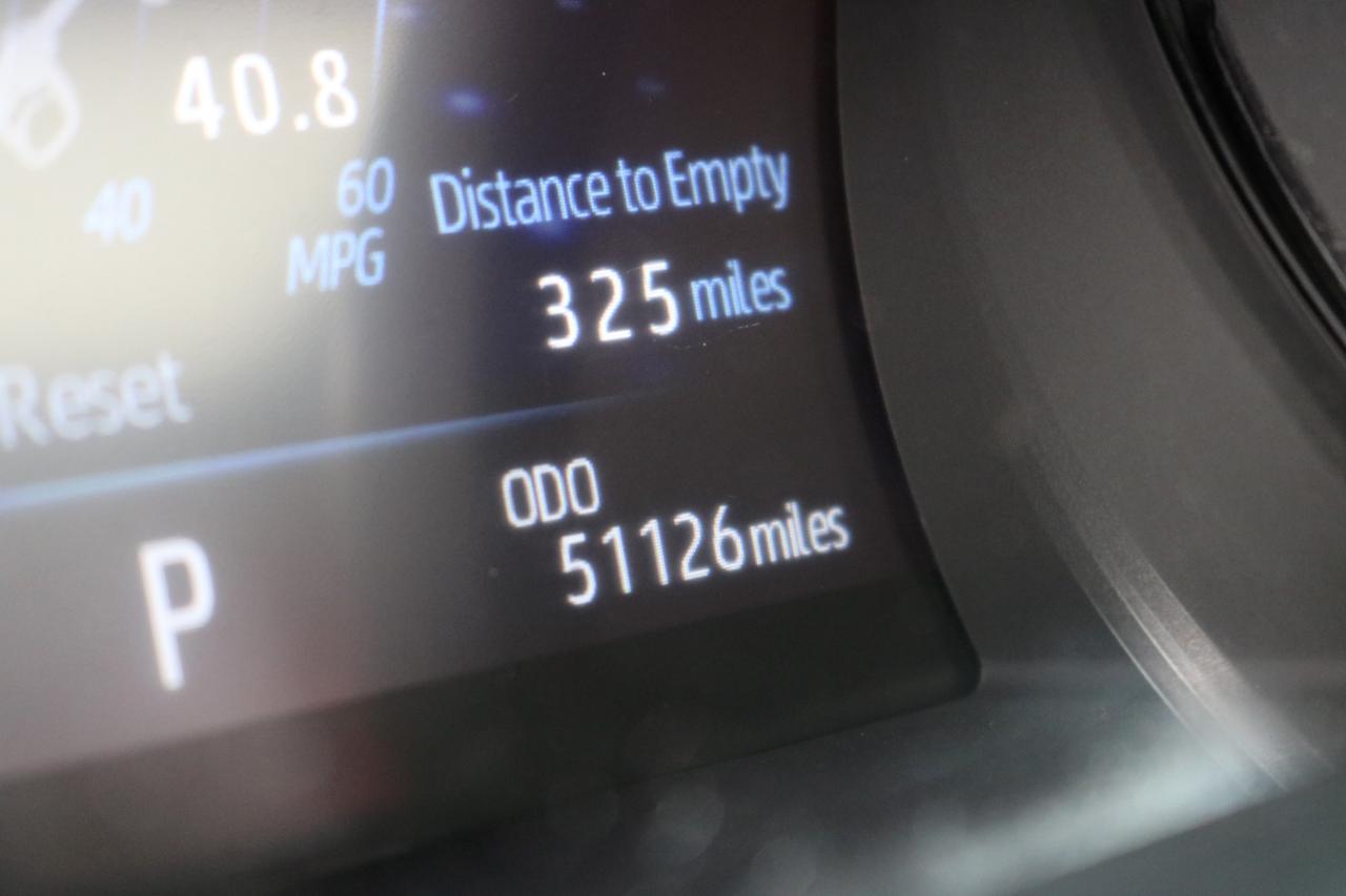Toyota Camry photo 33