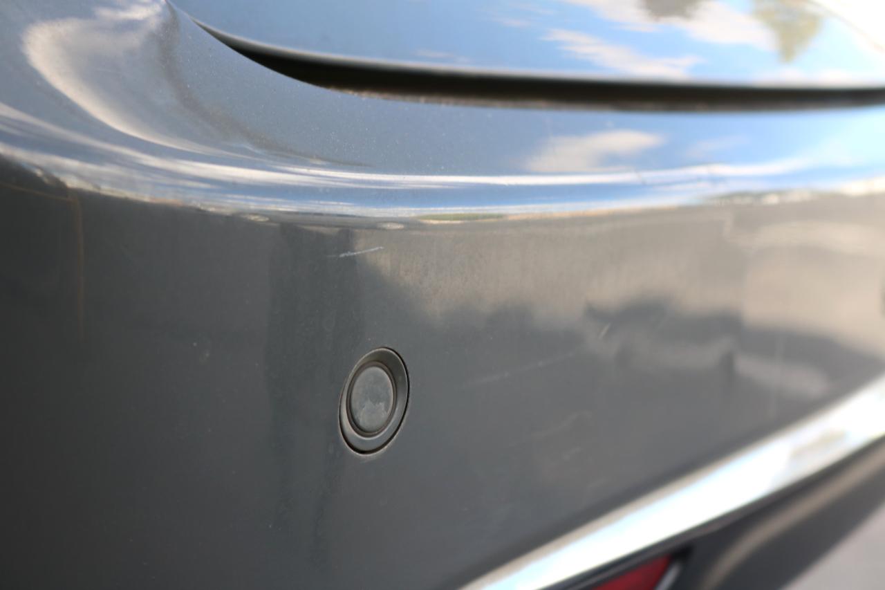 Chrysler Pacifica photo 10