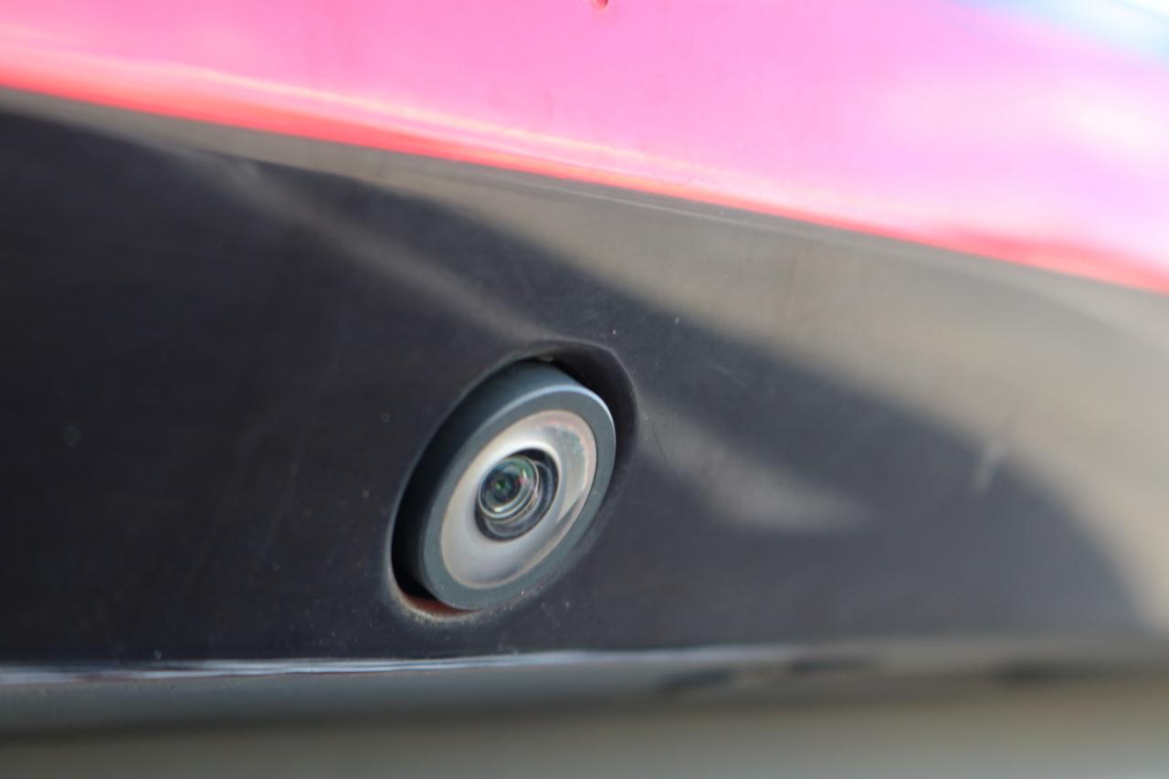 Chrysler Pacifica photo 9