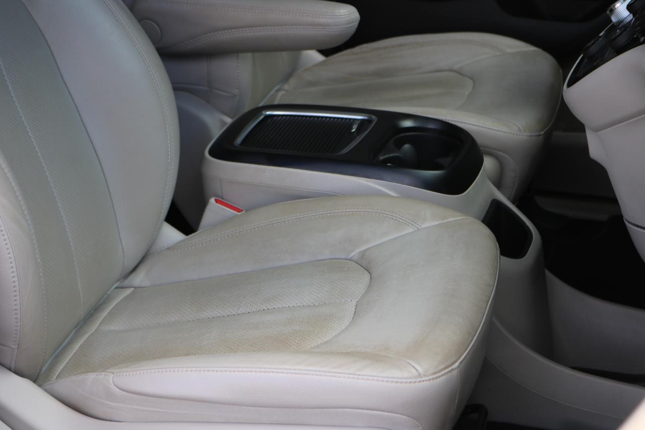 Chrysler Pacifica photo 13