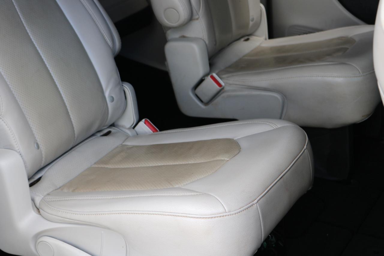 Chrysler Pacifica photo 16