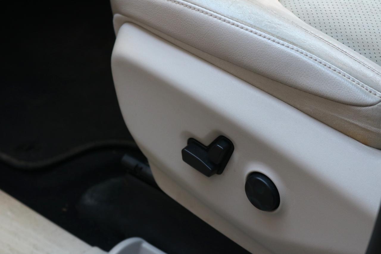 Chrysler Pacifica photo 25