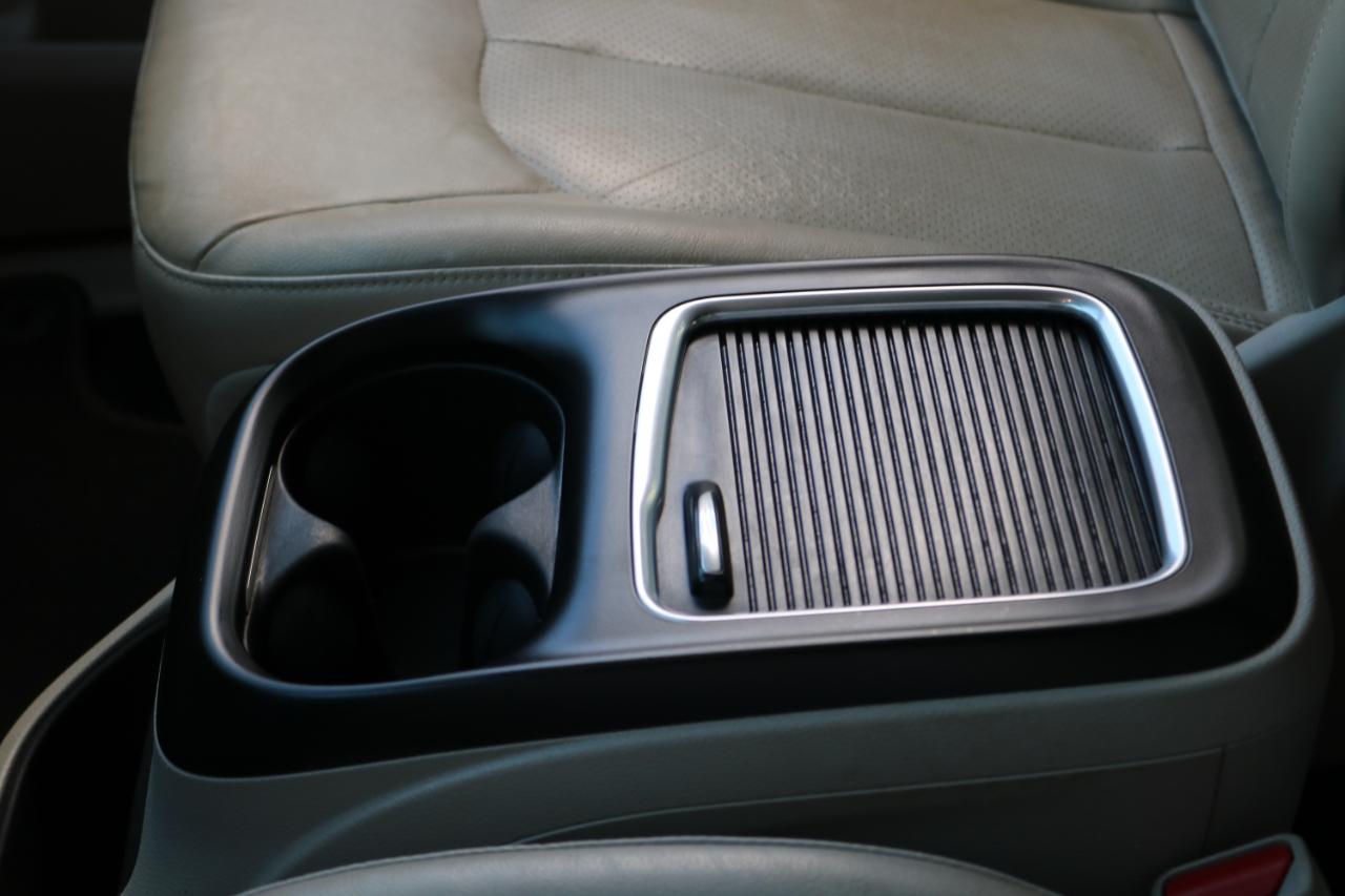 Chrysler Pacifica photo 26
