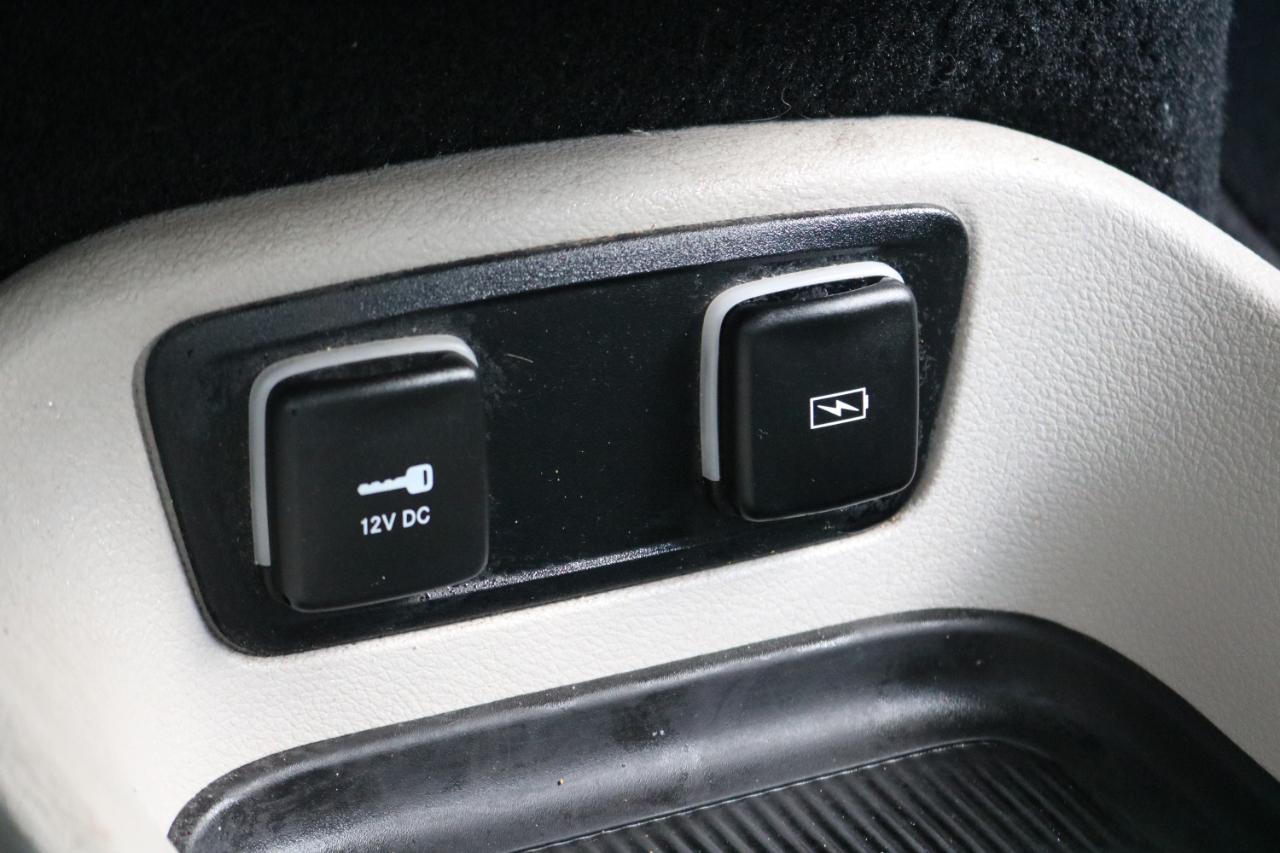 Chrysler Pacifica photo 28