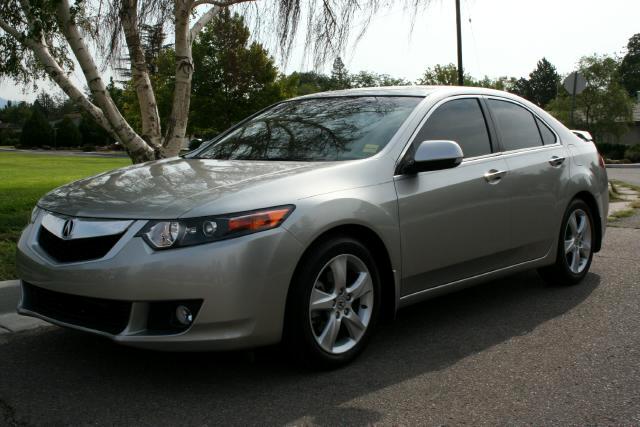 Acura TSX 5-Speed AT with Tech Package 2010