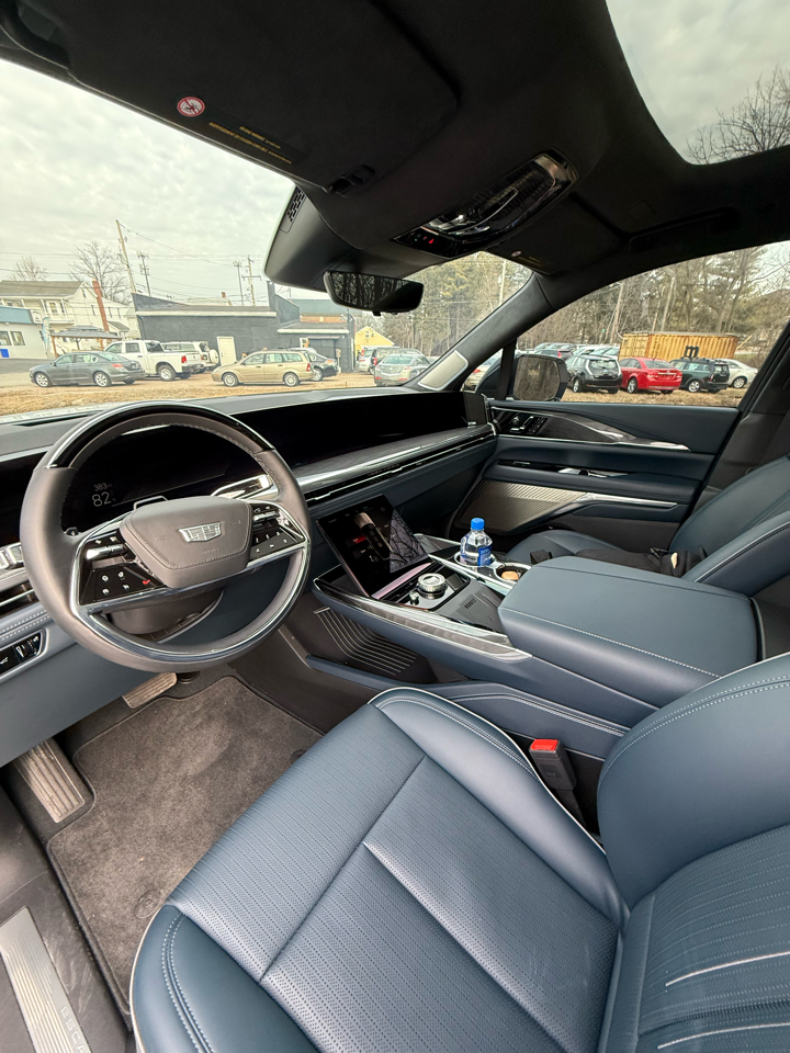 Cadillac Escalade IQ AWD 4dr Luxury 2 2025