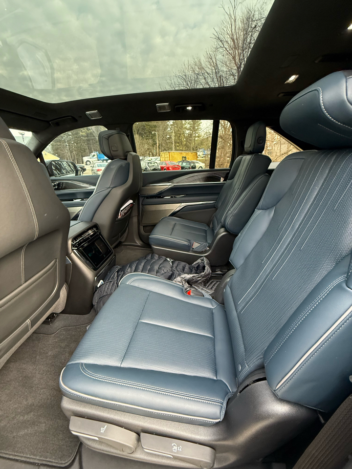 Cadillac Escalade IQ AWD 4dr Luxury 2 2025