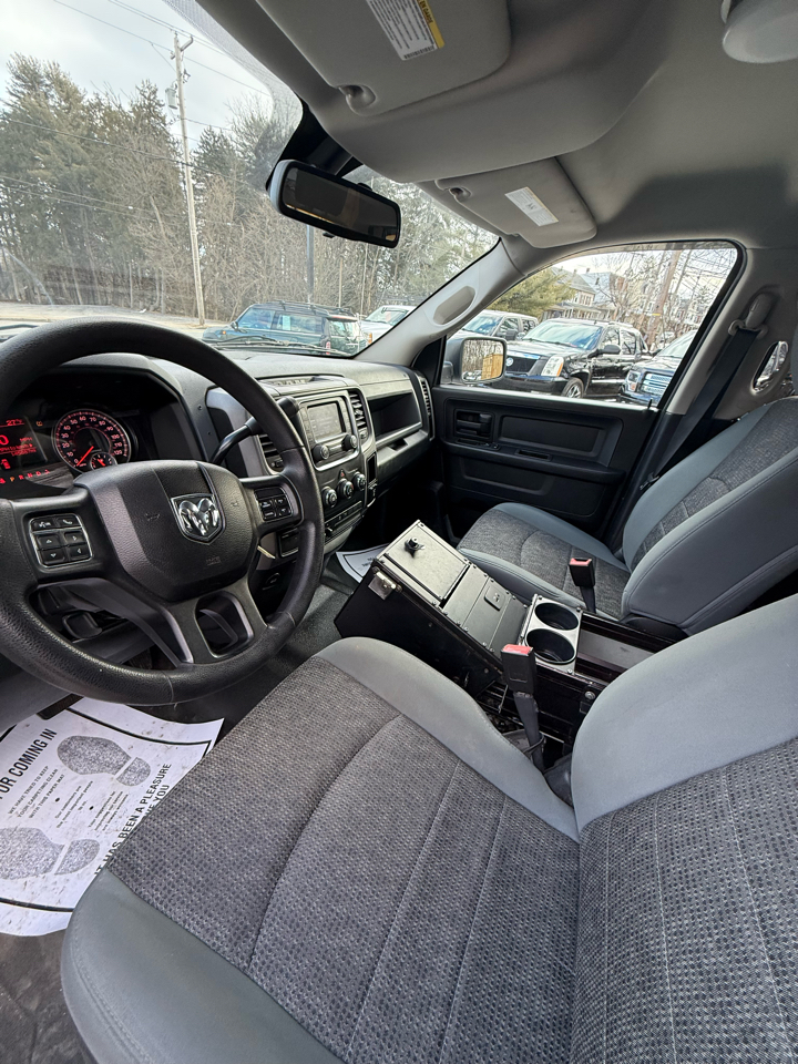 RAM 1500 4WD Crew Cab 140.5" SSV 2015