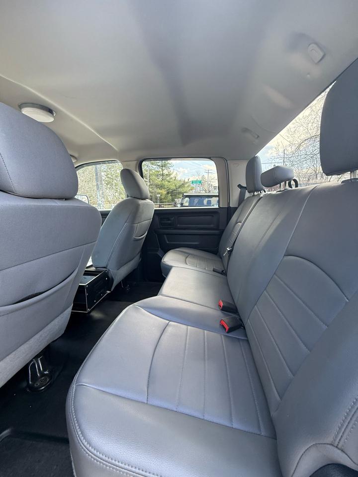 RAM 1500 4WD Crew Cab 140.5" SSV 2015