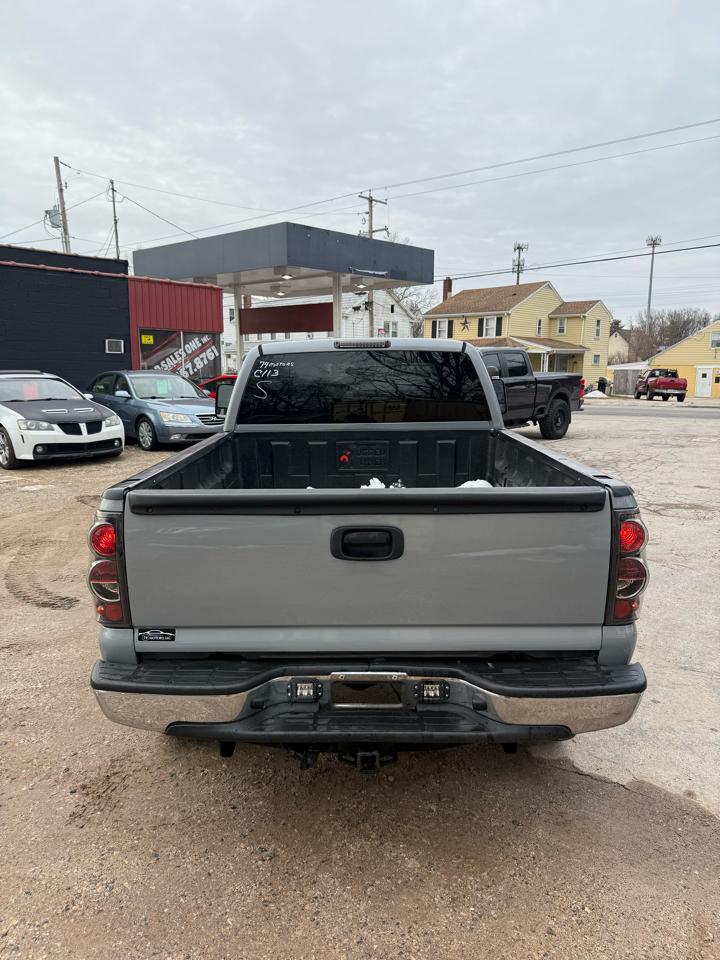 Chevrolet Silverado 2500HD Ext Cab 143.5" WB 4WD LT1 2006