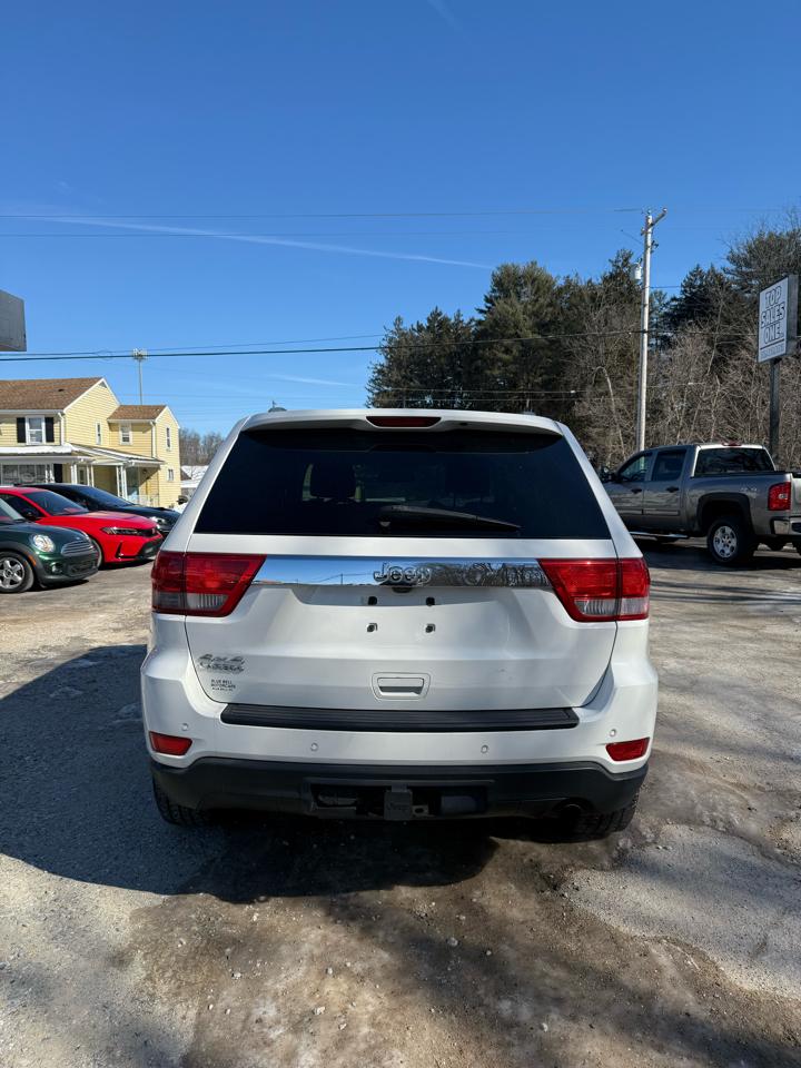 Jeep Grand Cherokee 4WD 4dr Laredo 2011