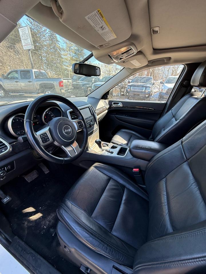 Jeep Grand Cherokee 4WD 4dr Laredo 2011