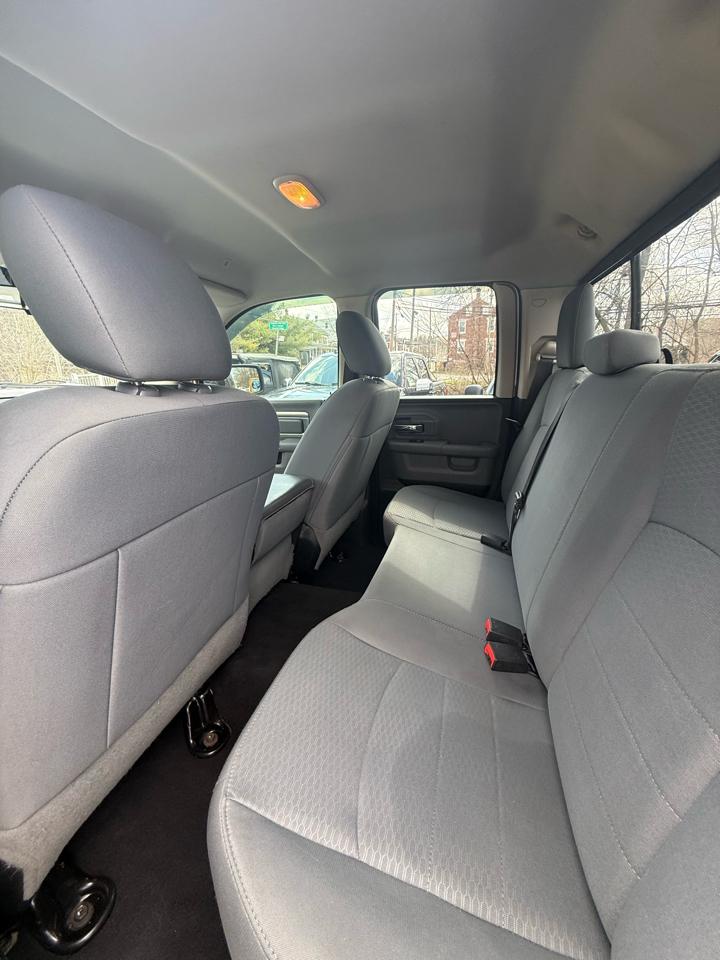 RAM 1500 SLT 4x4 Quad Cab 6'4" Box 2017