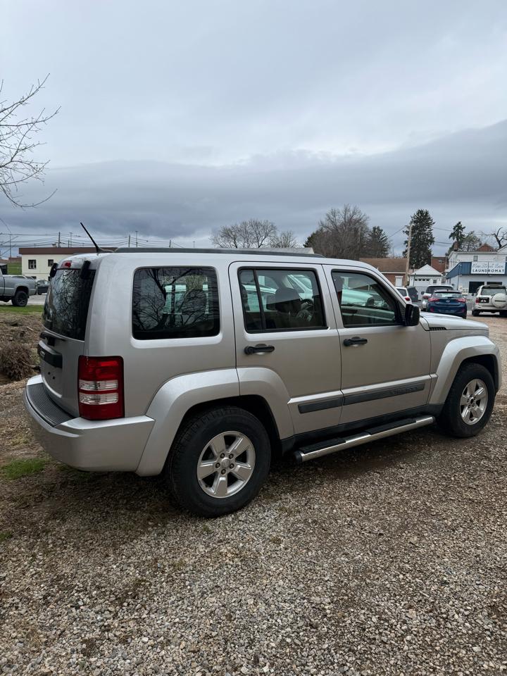 Jeep Liberty 4WD 4dr Sport 2012