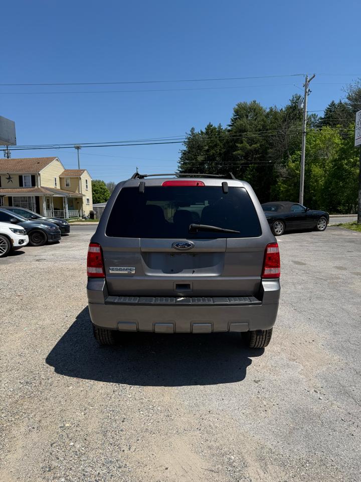 Ford Escape 4WD 4dr XLT 2010