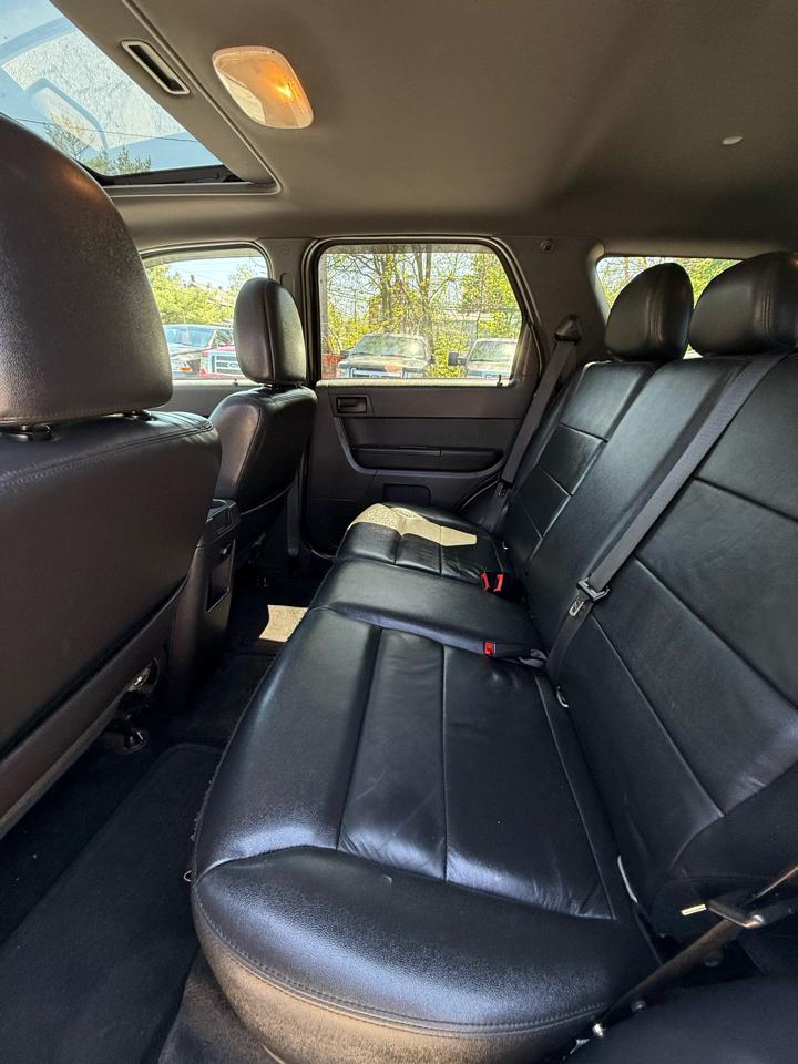 Ford Escape 4WD 4dr XLT 2010