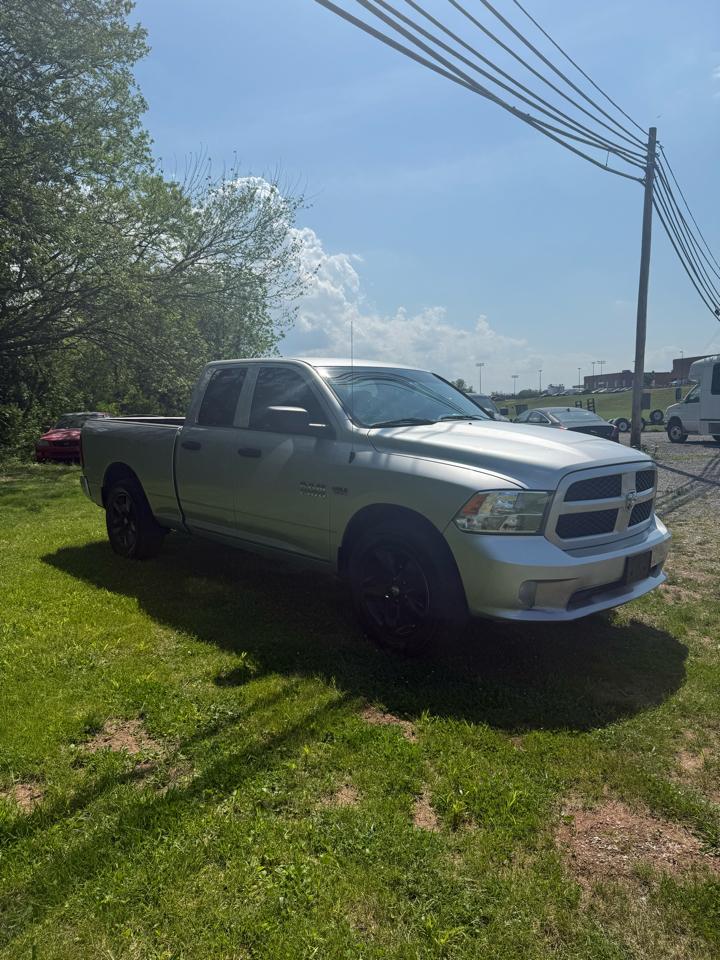 RAM 1500 2WD Quad Cab 140.5" Express 2014