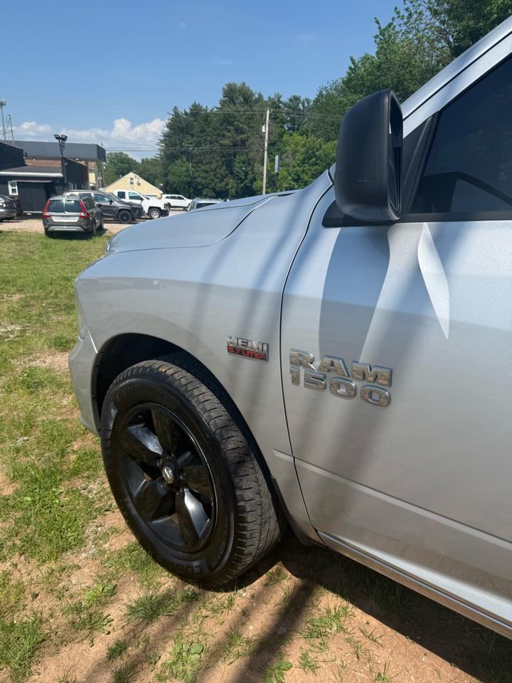 RAM 1500 2WD Quad Cab 140.5" Express 2014