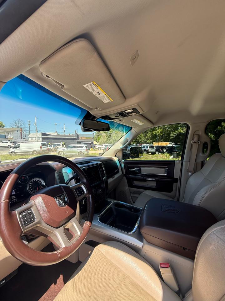 RAM 2500 Laramie 4x4 Crew Cab 6'4" Box 2017