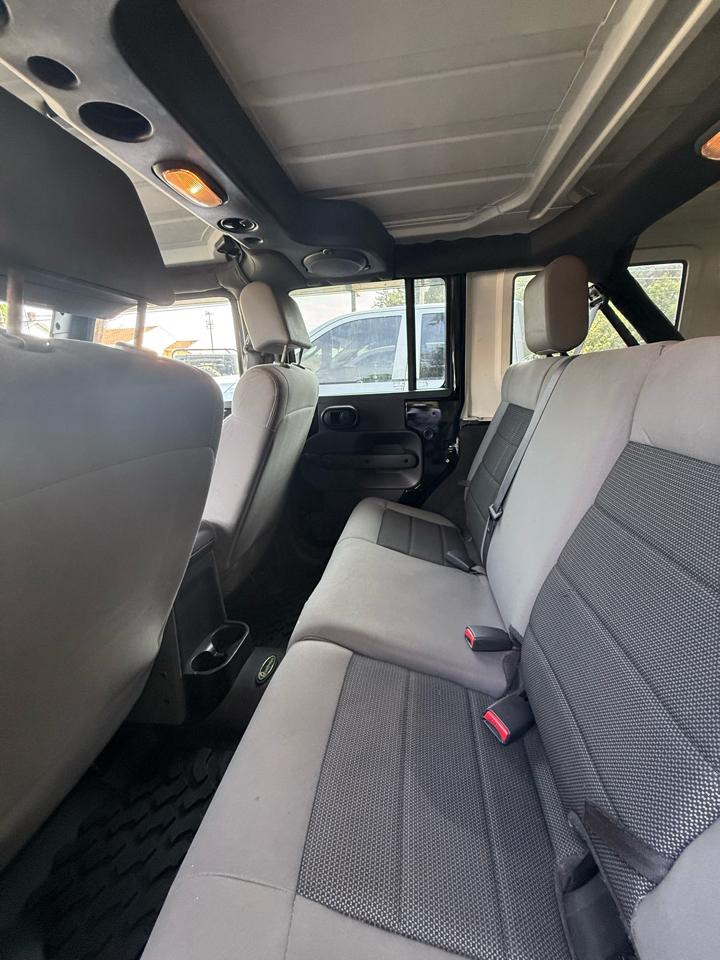 Jeep Wrangler 4WD 4dr Unlimited X 2008