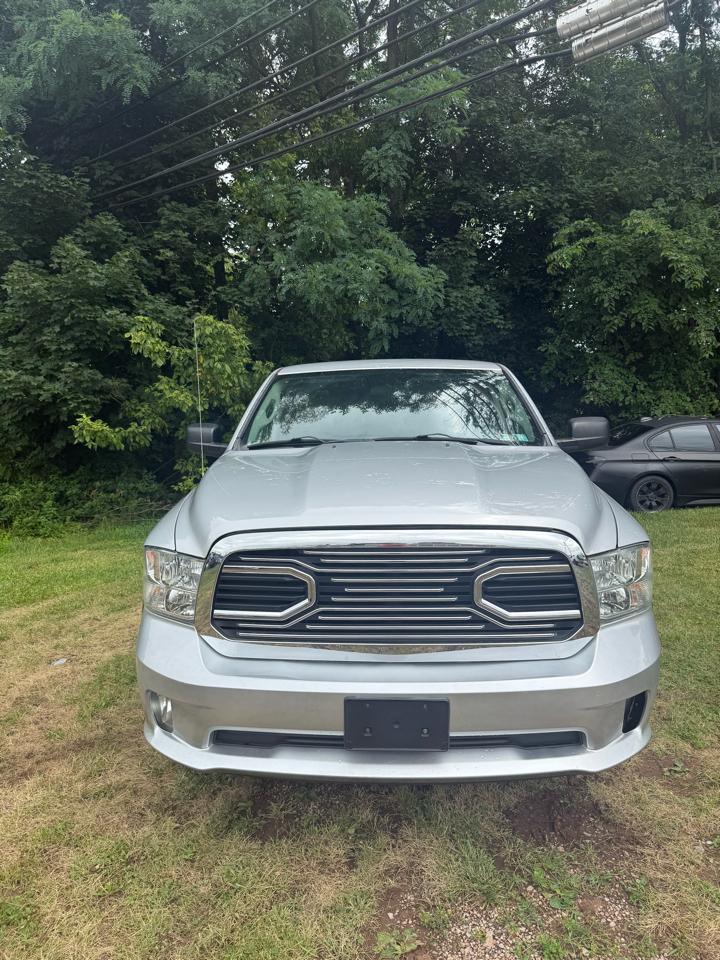 RAM 1500 Tradesman Quad Cab 4WD 2015