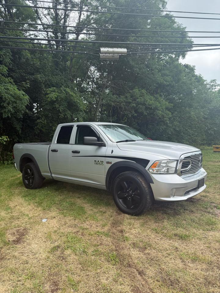 RAM 1500 Tradesman Quad Cab 4WD 2015