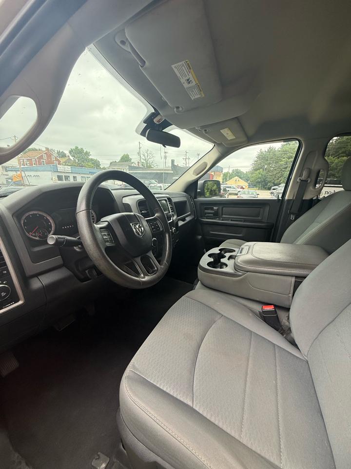 RAM 1500 Tradesman Quad Cab 4WD 2015