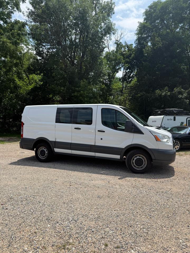Ford Transit 150 Van Low Roof 60/40 Pass. 130-in. WB 2015