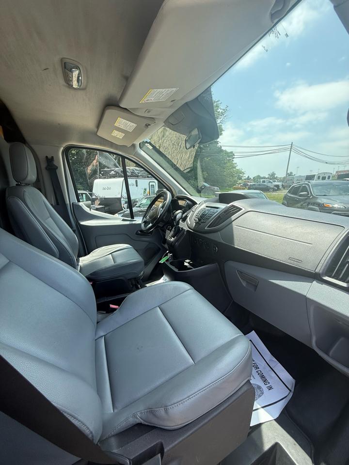 Ford Transit 150 Van Low Roof 60/40 Pass. 130-in. WB 2015
