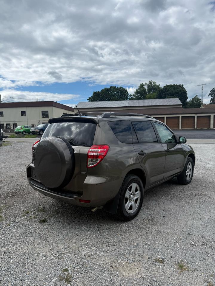 Toyota RAV4 Base I4 4WD 2011
