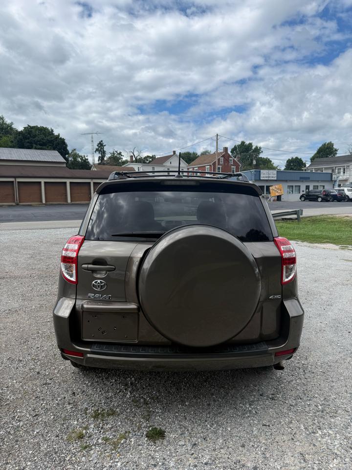 Toyota RAV4 Base I4 4WD 2011