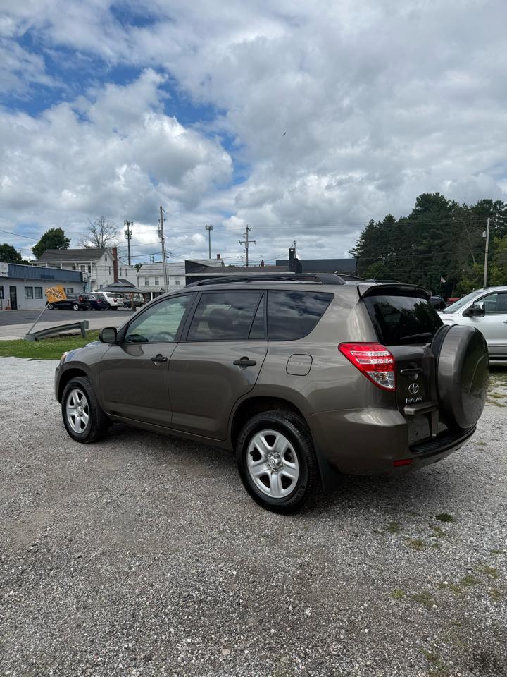 Toyota RAV4 Base I4 4WD 2011