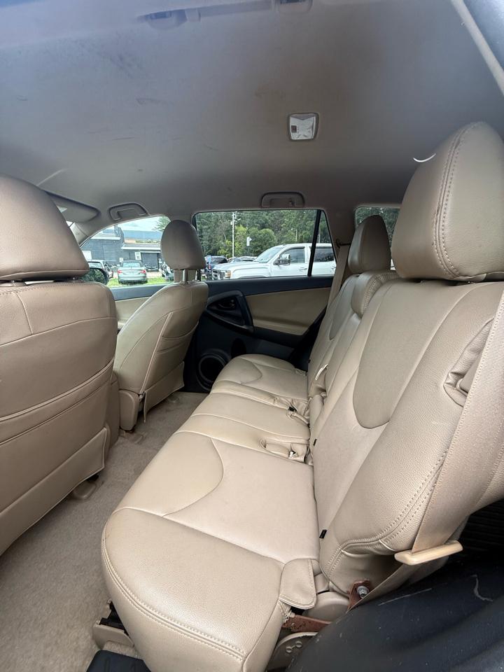 Toyota RAV4 Base I4 4WD 2011