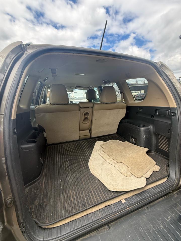 Toyota RAV4 Base I4 4WD 2011
