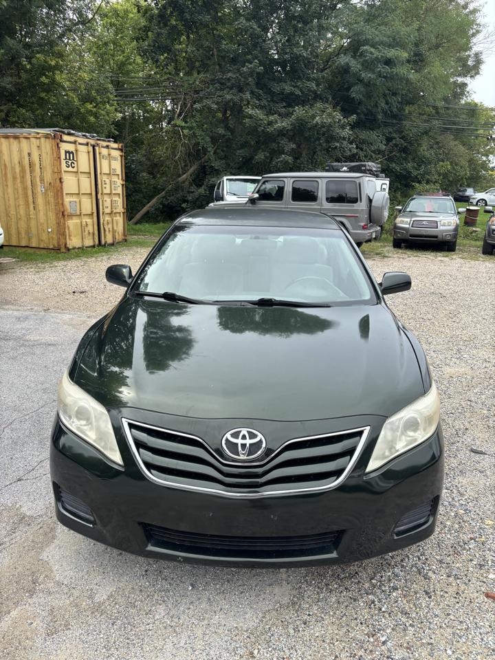 Toyota Camry SE 6-Spd MT 2010