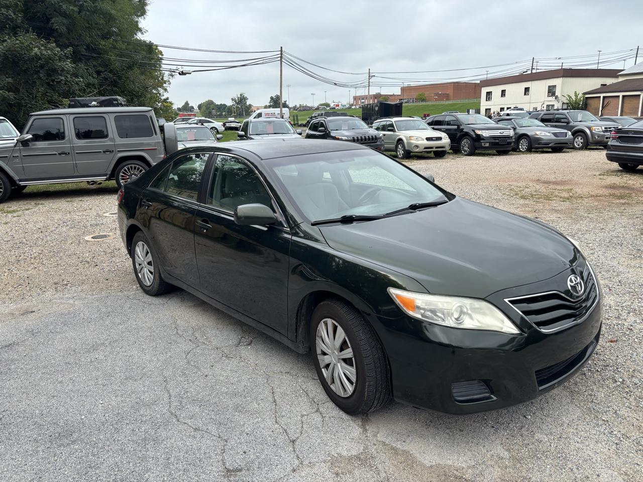 Toyota Camry SE 6-Spd MT 2010