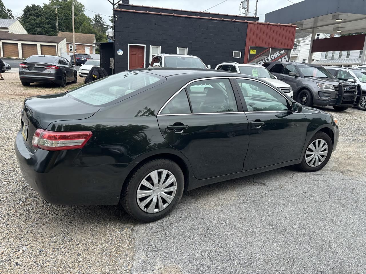 Toyota Camry SE 6-Spd MT 2010